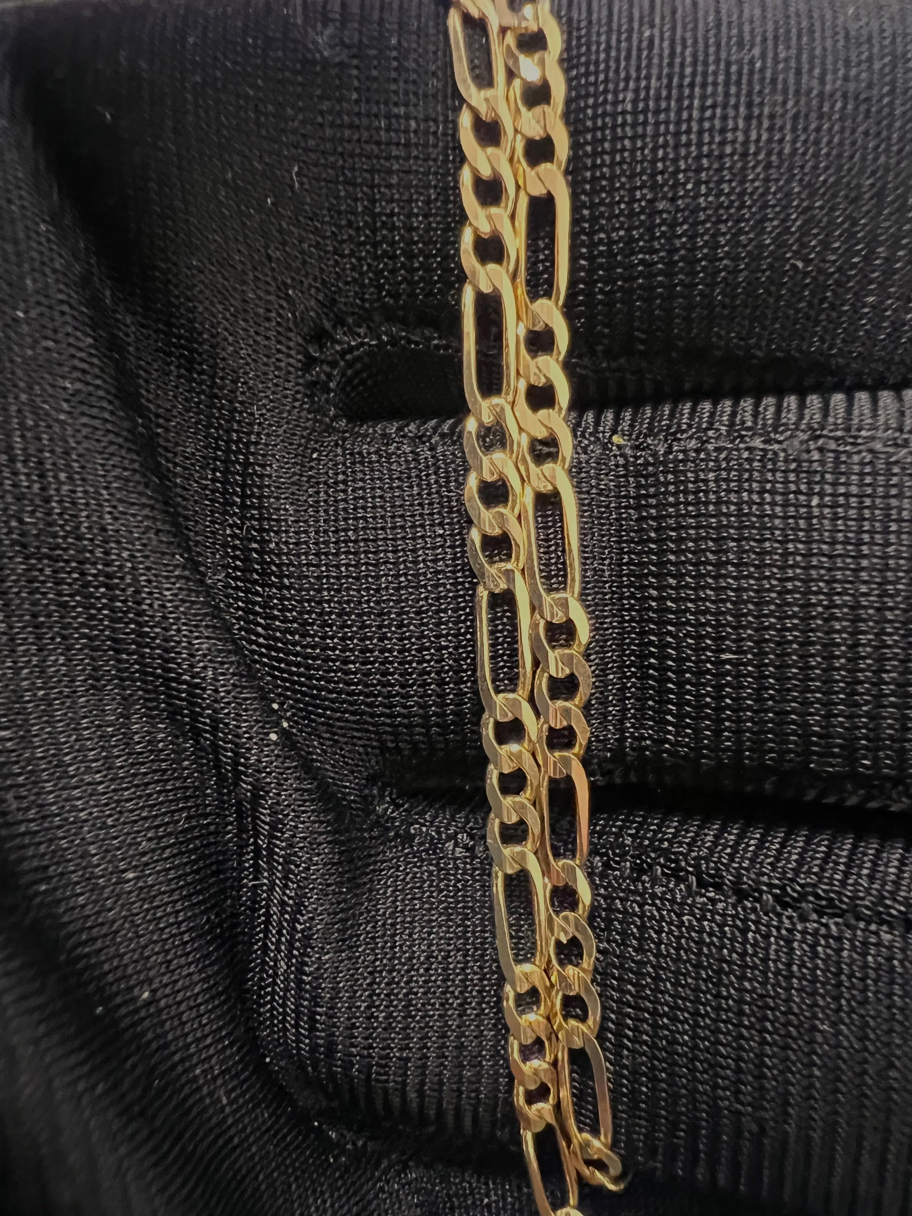 10K Yellow gold Figaro Chain