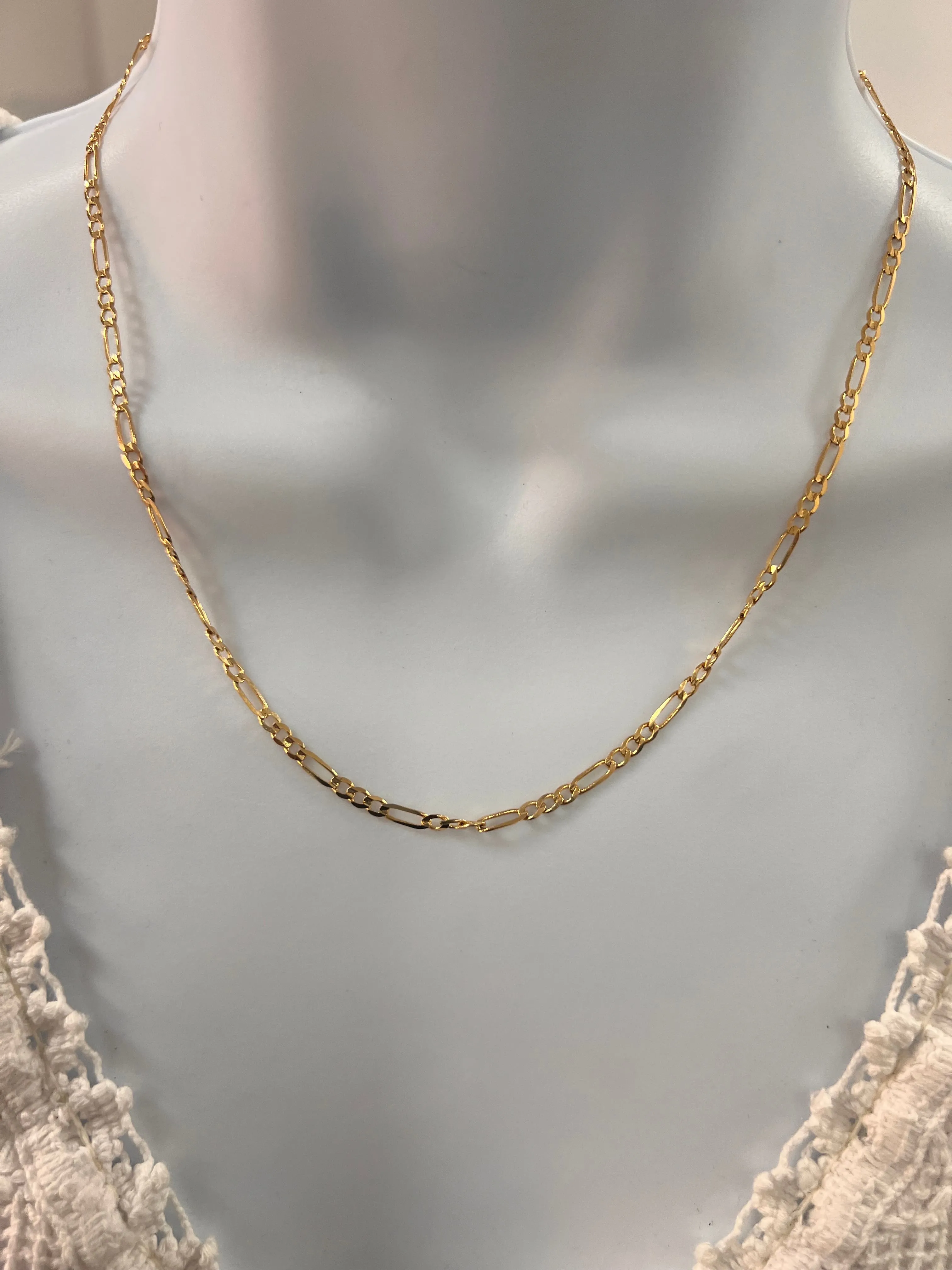 10K Yellow gold Figaro Chain