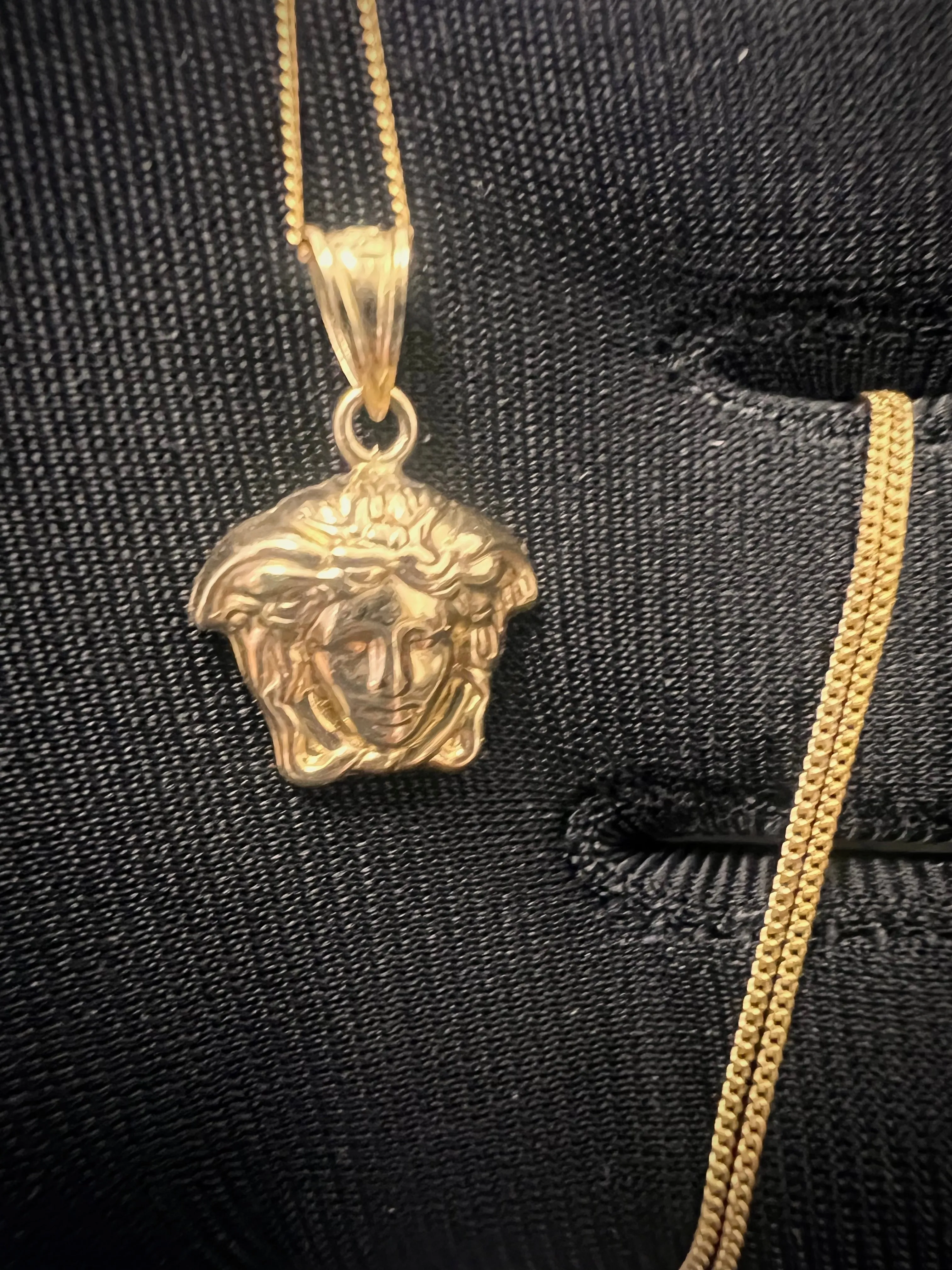 10K Yellow gold medusa pendant chain-14