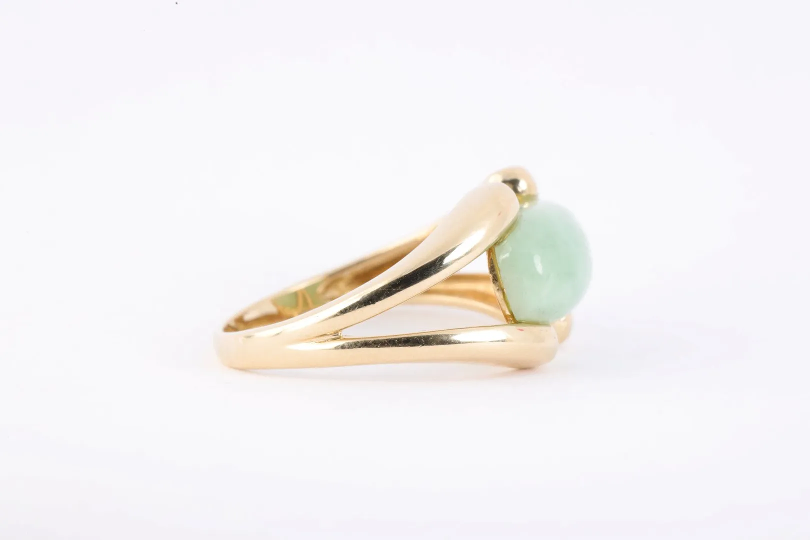 14k Yellow Gold 4.98tcw Jadeite Saddle Ring Size 8 (3.71g.)