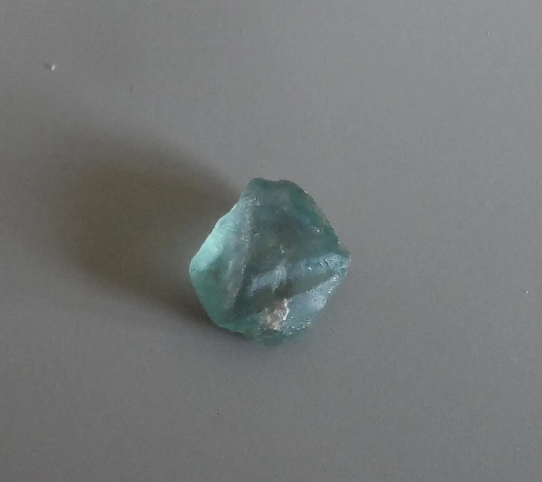 3.50 cts. LIGHT BLUE MONTANA SAPPHIRE ROUGH CRYSTAL SPECIMEN