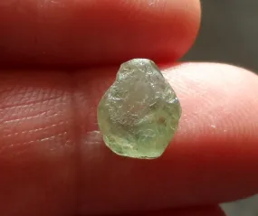 5.86cts. LIGHT GREEN MONTANA SAPPHIRE CRYSTAL ROUGH SPECIMEN