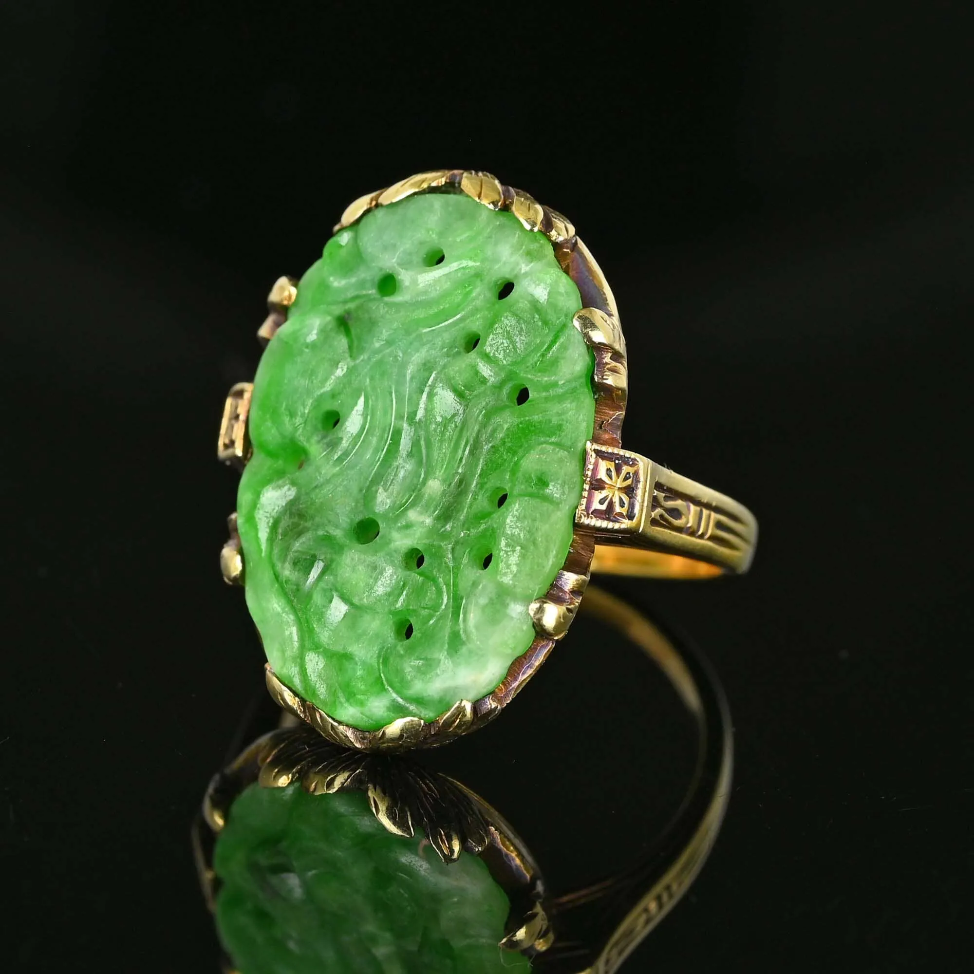 Art Deco 14K Gold Pierced Carved Jade Ring