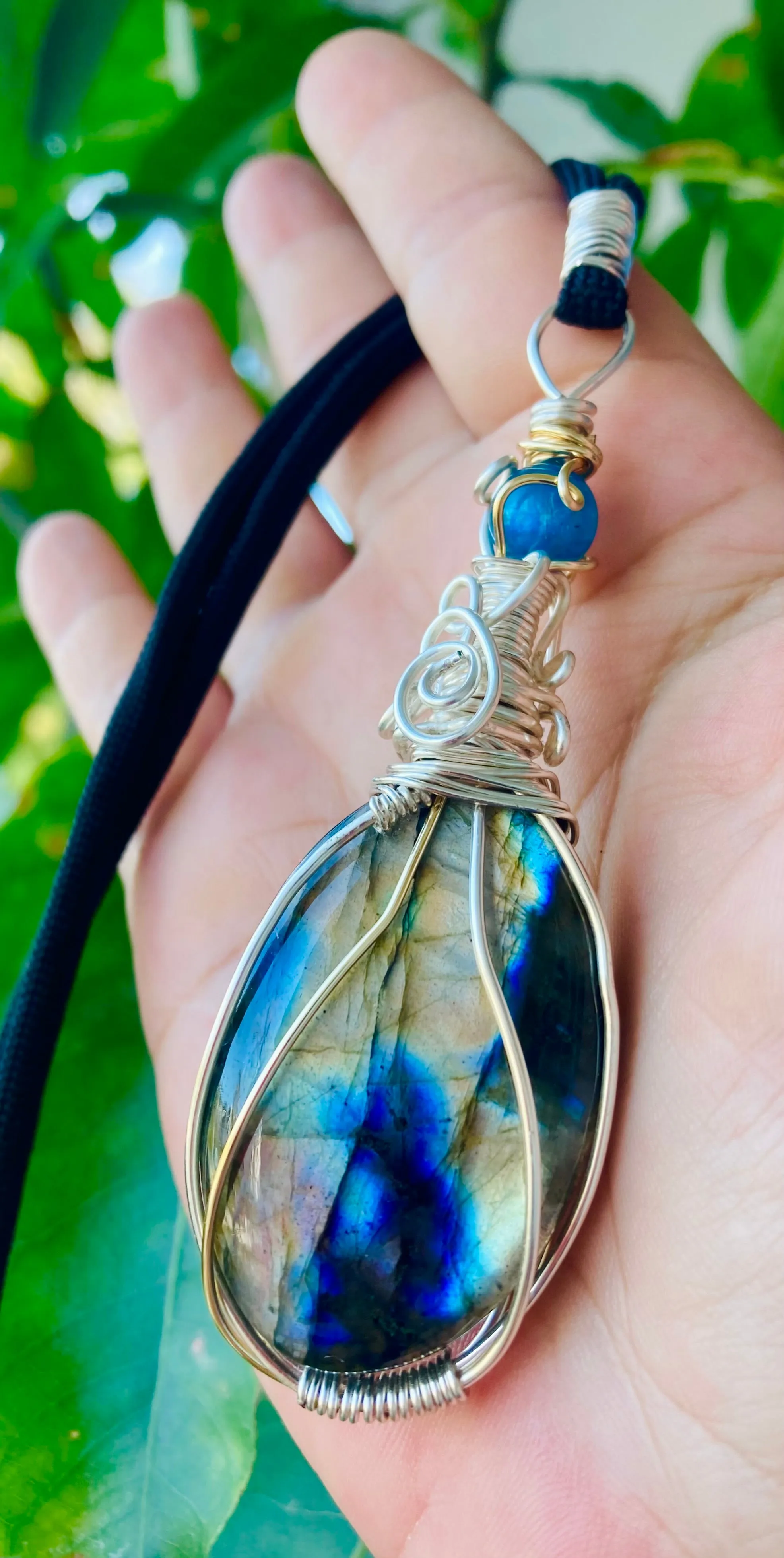 Labradorite Aura Pendant