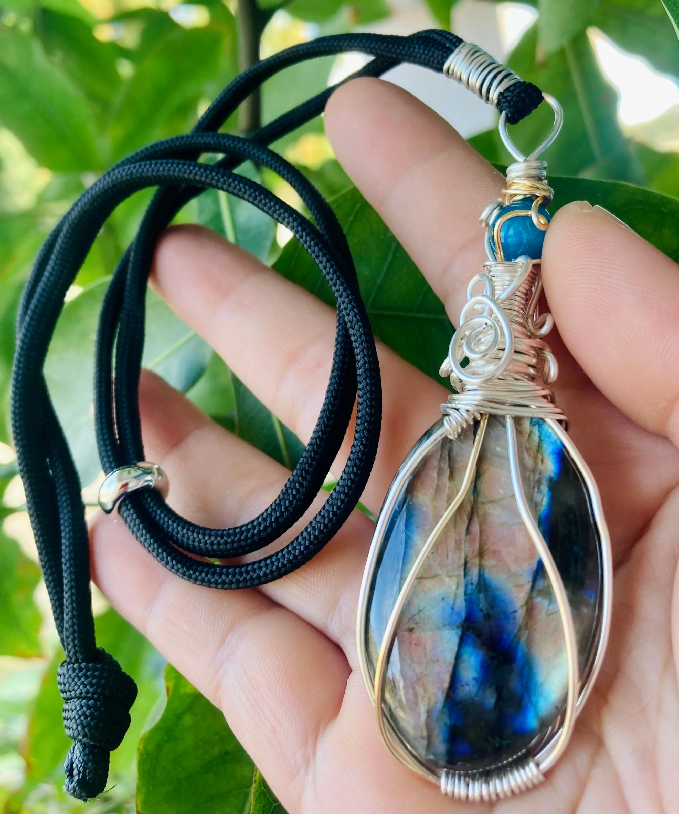 Labradorite Aura Pendant