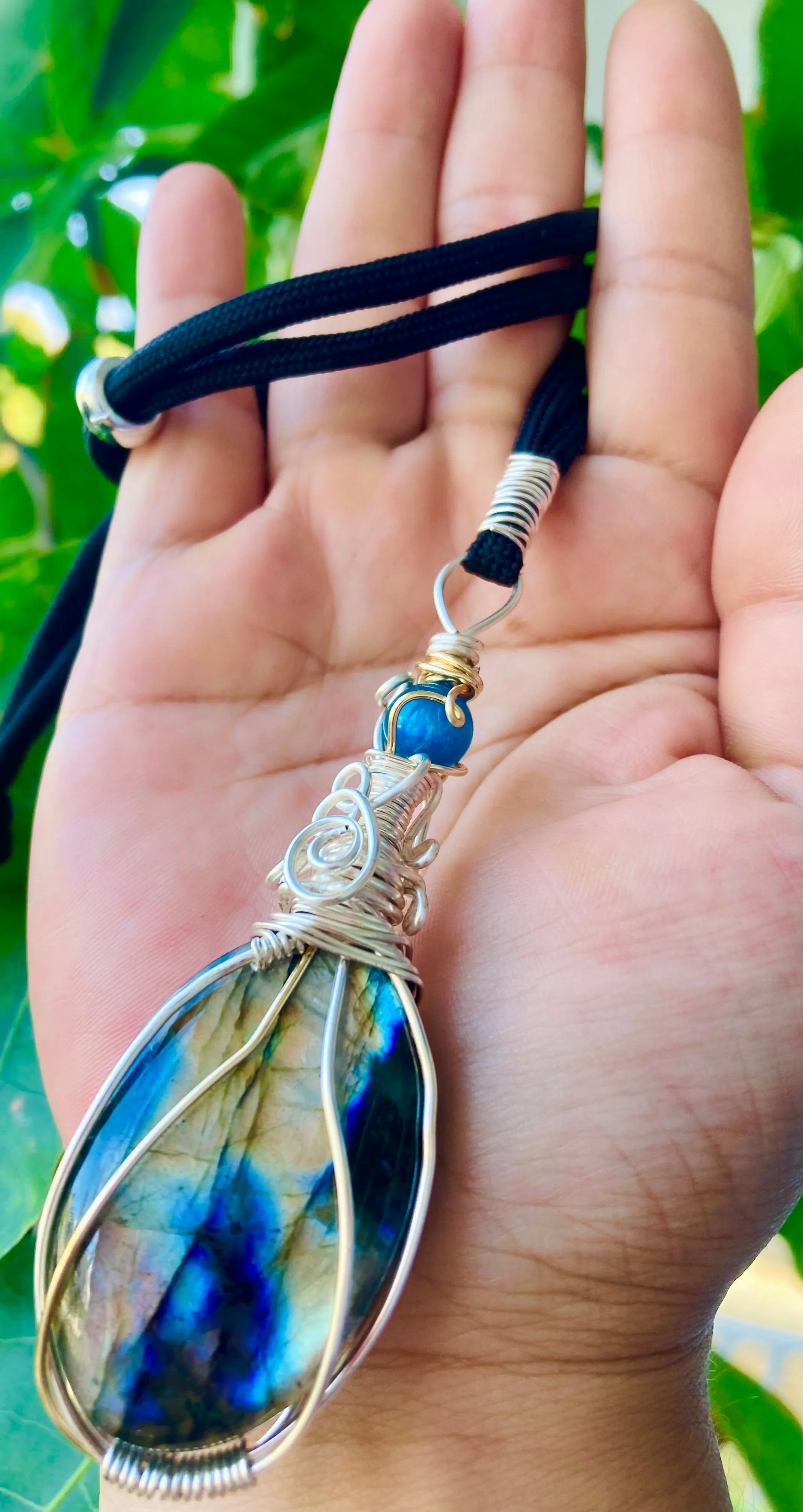 Labradorite Aura Pendant