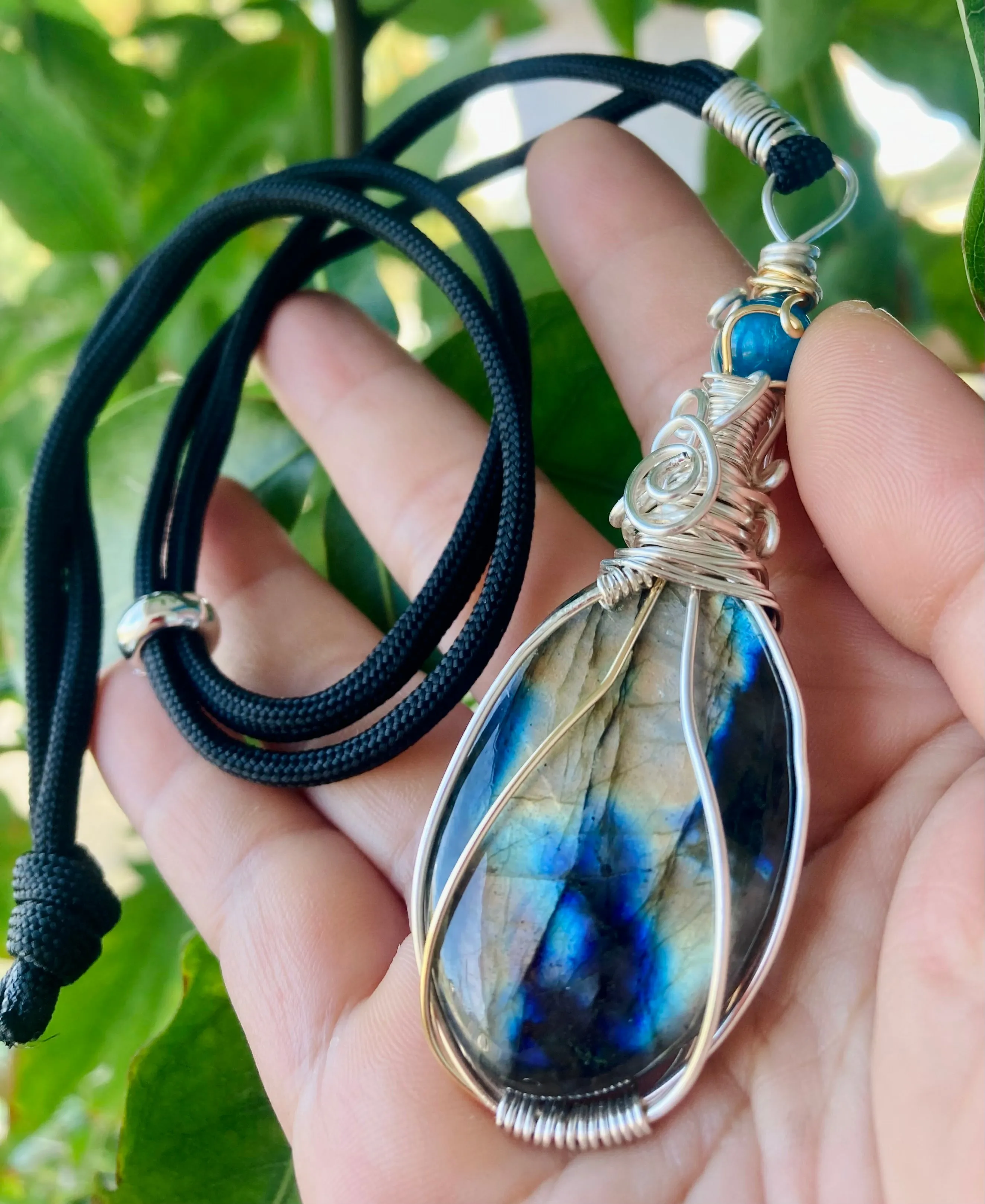 Labradorite Aura Pendant