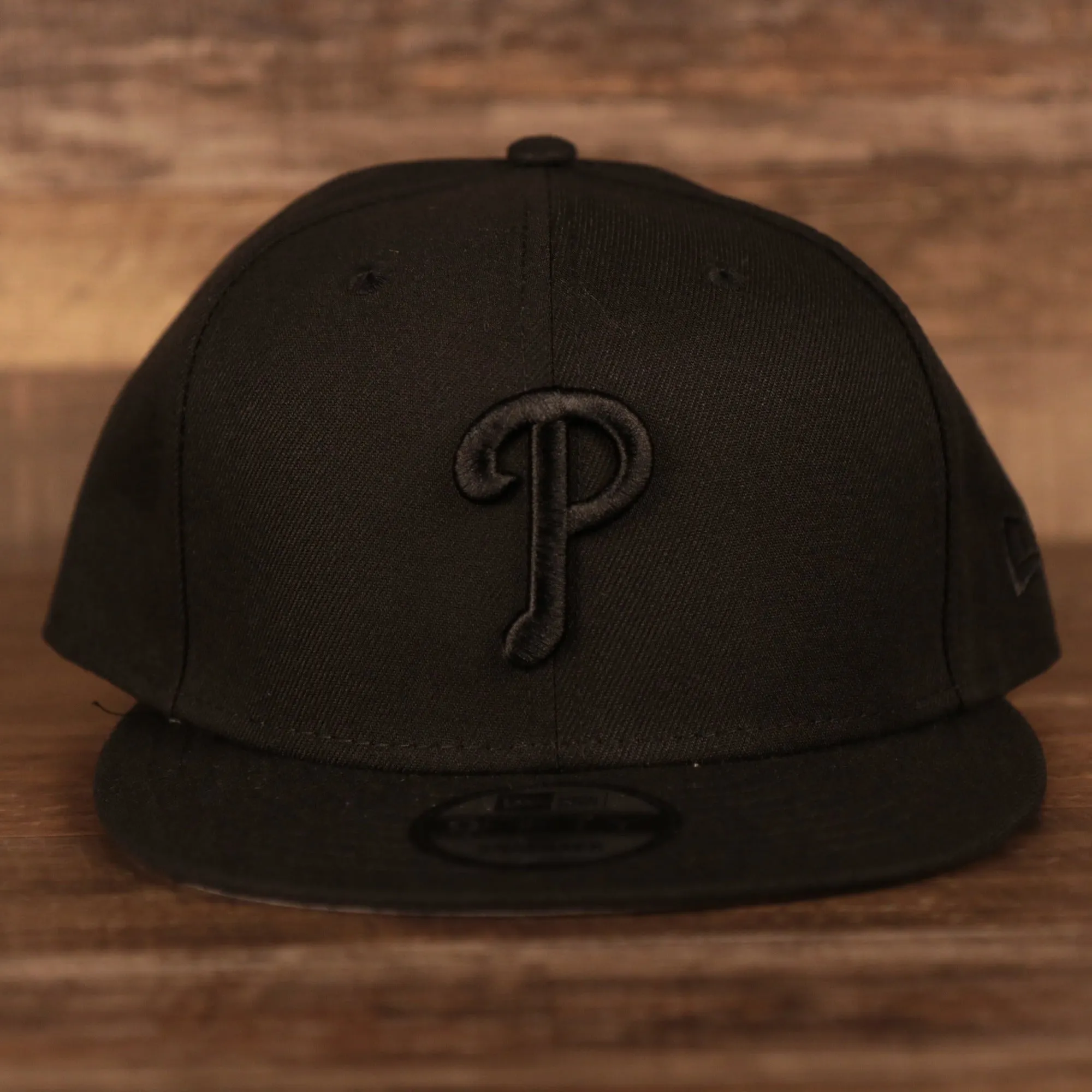 Philadelphia Phillies Black on Black Tonal Grey Bottom 9Fifty Snapback Hat