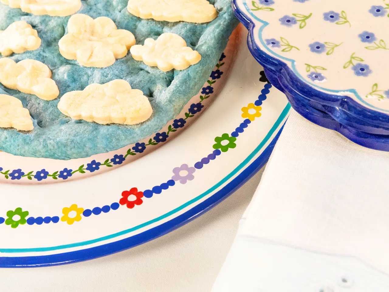 The Serving Platter - Rainbow Daisy Chain / Enamel