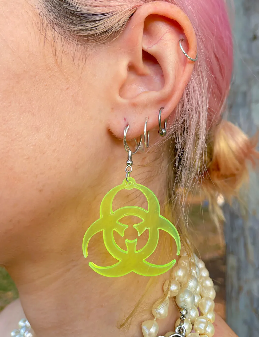 TOXIC EARRING - YELLOW