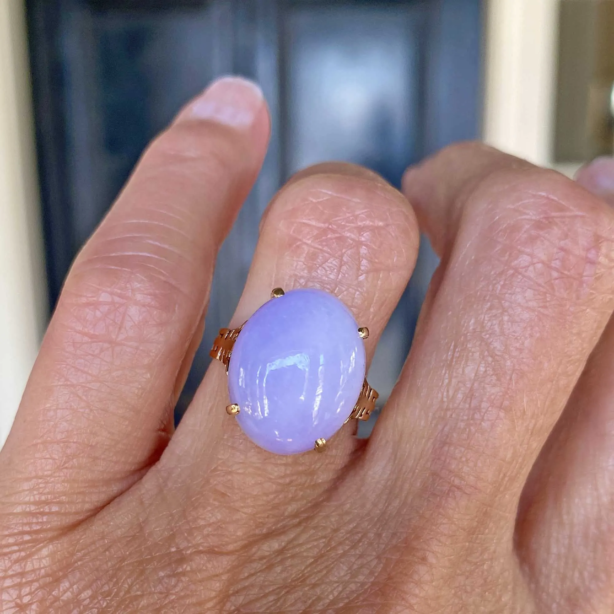 Vintage Cabochon Purple Jade Ring in 14K Gold